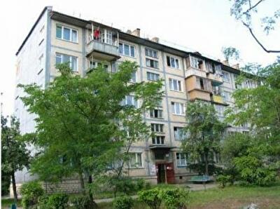 Будівельників вул., 14