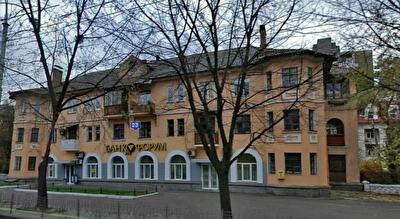 Будівельників вул., 23