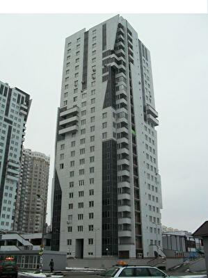 Срібнокільська вул., 3