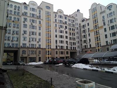 Киев, Щекавицкая ул., 6/8