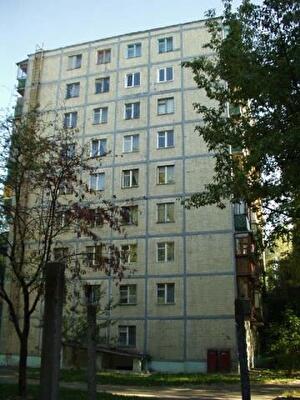 Академіка Корольова вул., 1А