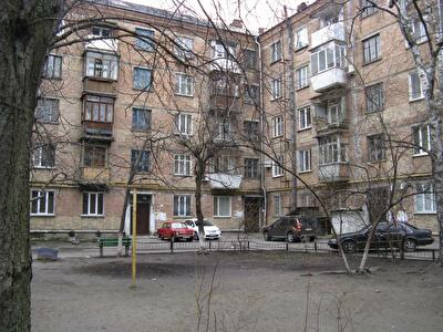 Київ, Арсенальна вул., 17