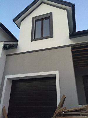 Києво-Святошинський район, с. Петропавлівська Борщагівка, Олега Кошевого вул., 14