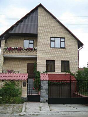 Бучанский район, пгт Гостомель, Мира ул., 31