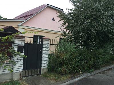 Єсеніна вул., 28