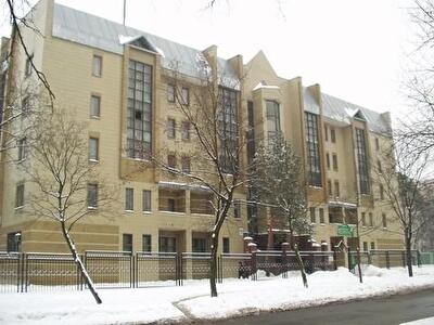 Київ, Миколи Матеюка вул., 4