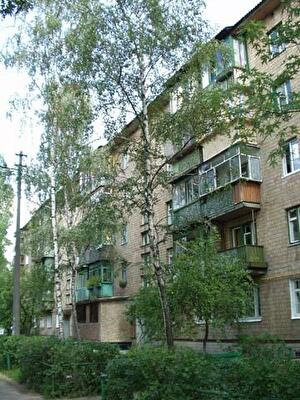 Братиславська вул., 30