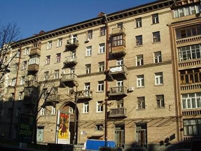Владимира Антоновича ул., 25