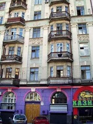 Киев, Владимира Антоновича ул., 8
