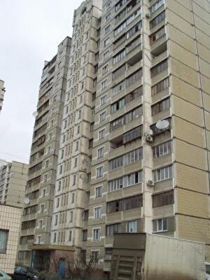 Автозаводська вул., 81