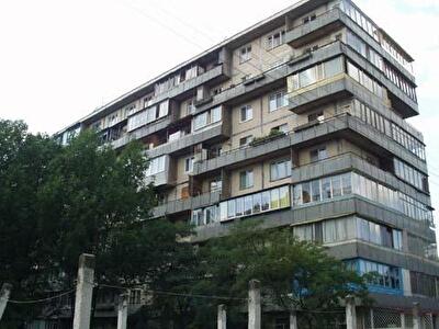 Космонавта Волкова ул., 12