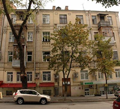 Некрасівська вул., 3