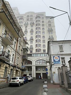 Іринінська вул., 5/24