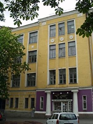 Івана Франка вул., 44