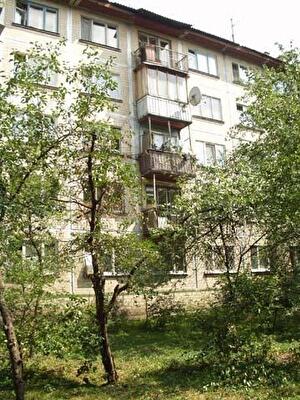 Будівельників вул., 17