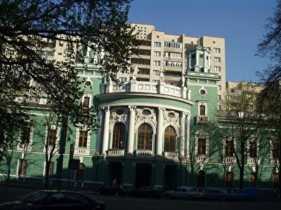 Киев, Суворова ул., 9