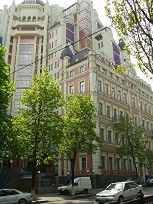 Тараса Шевченко бул., 11А