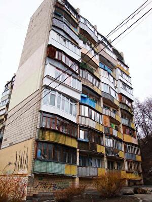 Київ, Нижньоюрківська вул., 13