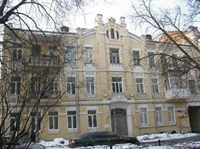 Різницька вул., 9