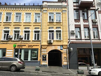 Прорізна вул., 22