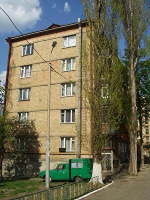 Уманська вул., 37
