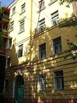 Вячеслава Липинского ул., 16