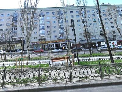 Леси Украинки бул., 12