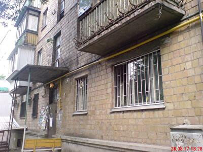 Київ, Оболонська вул., 31