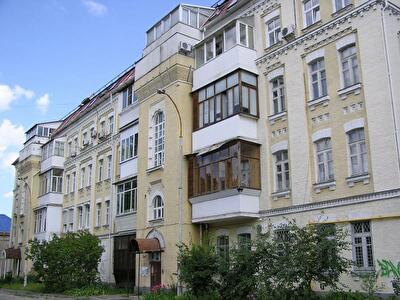 Генерала Геннадия Воробьева ул., 3