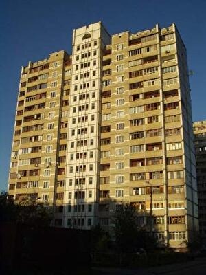 Автозаводська вул., 79