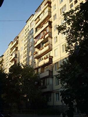 Автозаводська вул., 17
