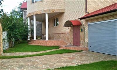 Уральська вул., 36/1