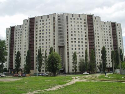 Азербайджанська вул., 8А