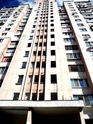 Автозаводська вул., 43