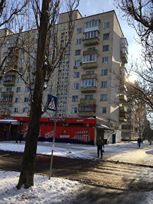 Академіка Доброхотова вул., 11