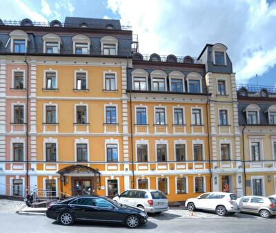 Петра Сагайдачного ул., 25Б