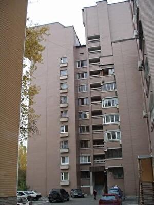 Киев, Владимира Антоновича ул., 106