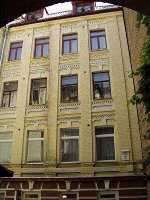 Киев, Владимира Антоновича ул., 7В