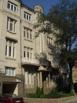 Киев, Назаровская ул., 21