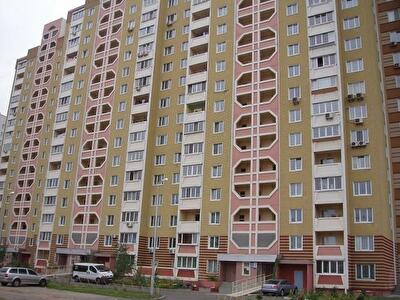 Анни Ахматової вул., 37