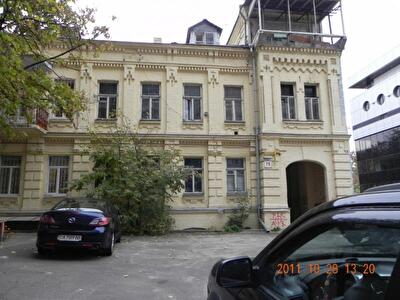 Володимирська вул., 75