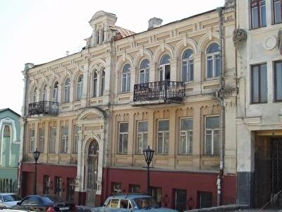 Киев, Андреевский спуск, 9
