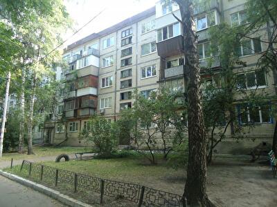 Академіка Корольова вул., 1/2