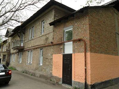Дніпропетровська обл., Криворізький район, м. Кривий ріг, Артиллеристов вул., 3