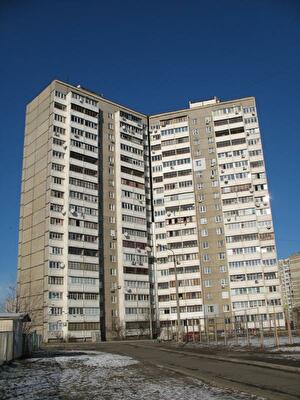Ревуцкого ул., 4