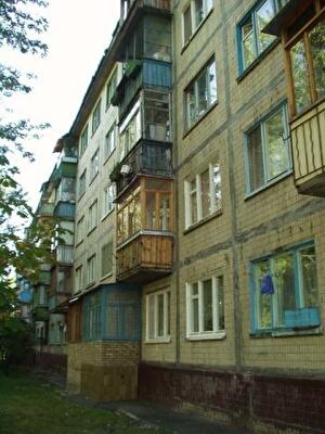 Київ, Сулеймана Стальського вул., 18