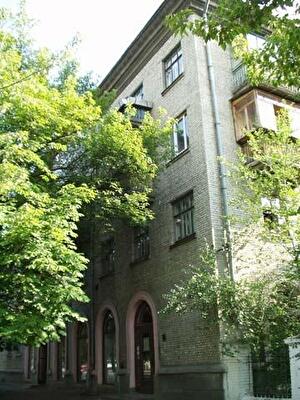 Строителей ул., 35