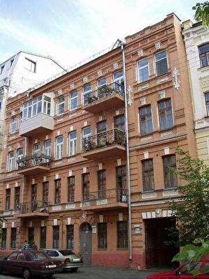 Вячеслава Липинского ул., 11