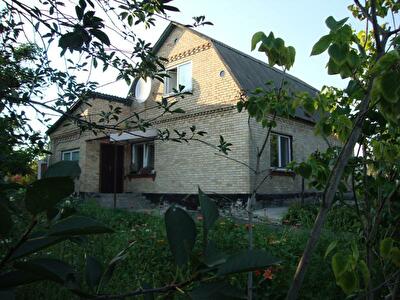 Києво-Святошинський район, с. Михайлівка-Рубежівка, Горького вул., 21А