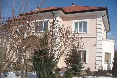 Києво-Святошинський район, с. Софіївська Борщагівка, Каштанова вул., 12